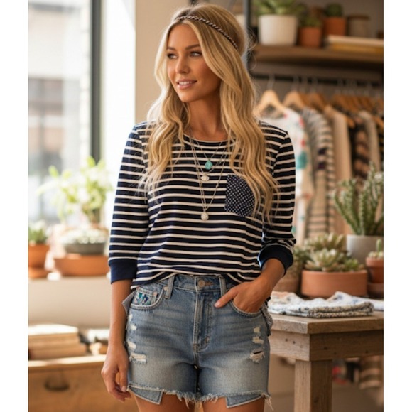 Anthropologie Tops - ANTHROPOLOGIE LITTLE YELLOW BUTTON Top Womens XS Navy Blue Built In Shirt N13